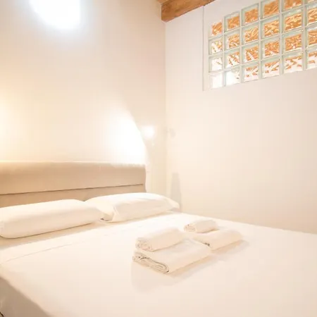 Loggia Padronale Eleganti Nel Cuore Di Apartman Oristano