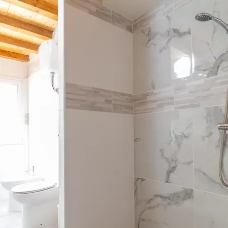 Loggia Padronale Eleganti Nel Cuore Di Apartman *